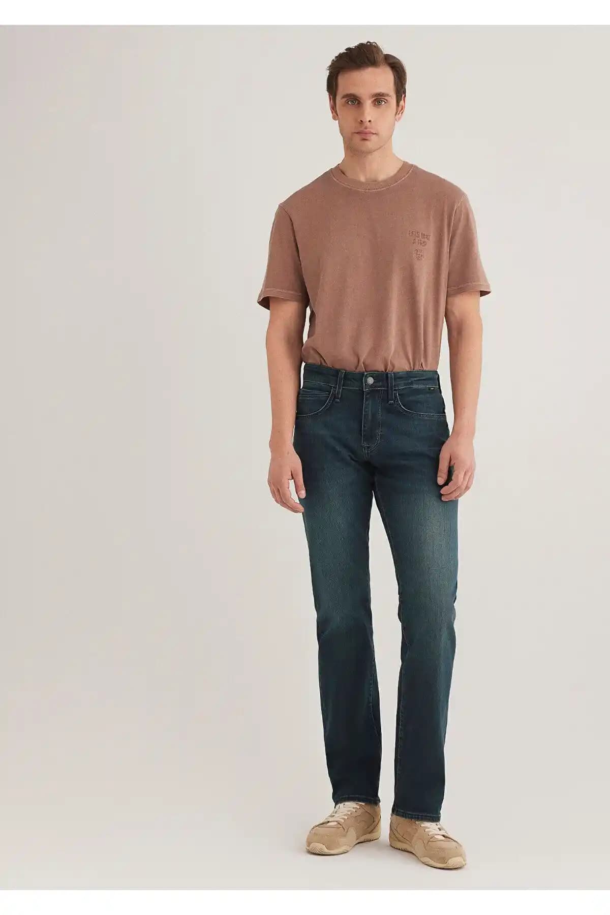 Mavi Hunter Premium Koyu Jean Pantolon: Şıklık ve Konfor Bir Arada Günlük Kullanım İçin