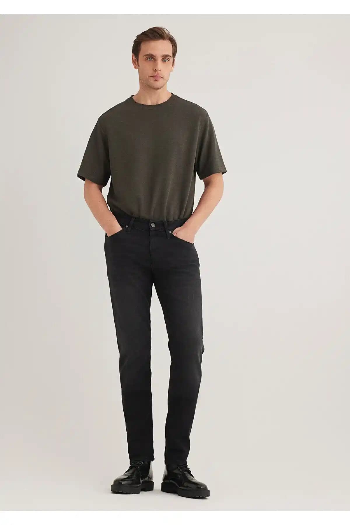 Mavi Jake Premium Koyu Gri Jean Pantolon Erkekler İçin Şık ve Rahat Giyim Seçeneği