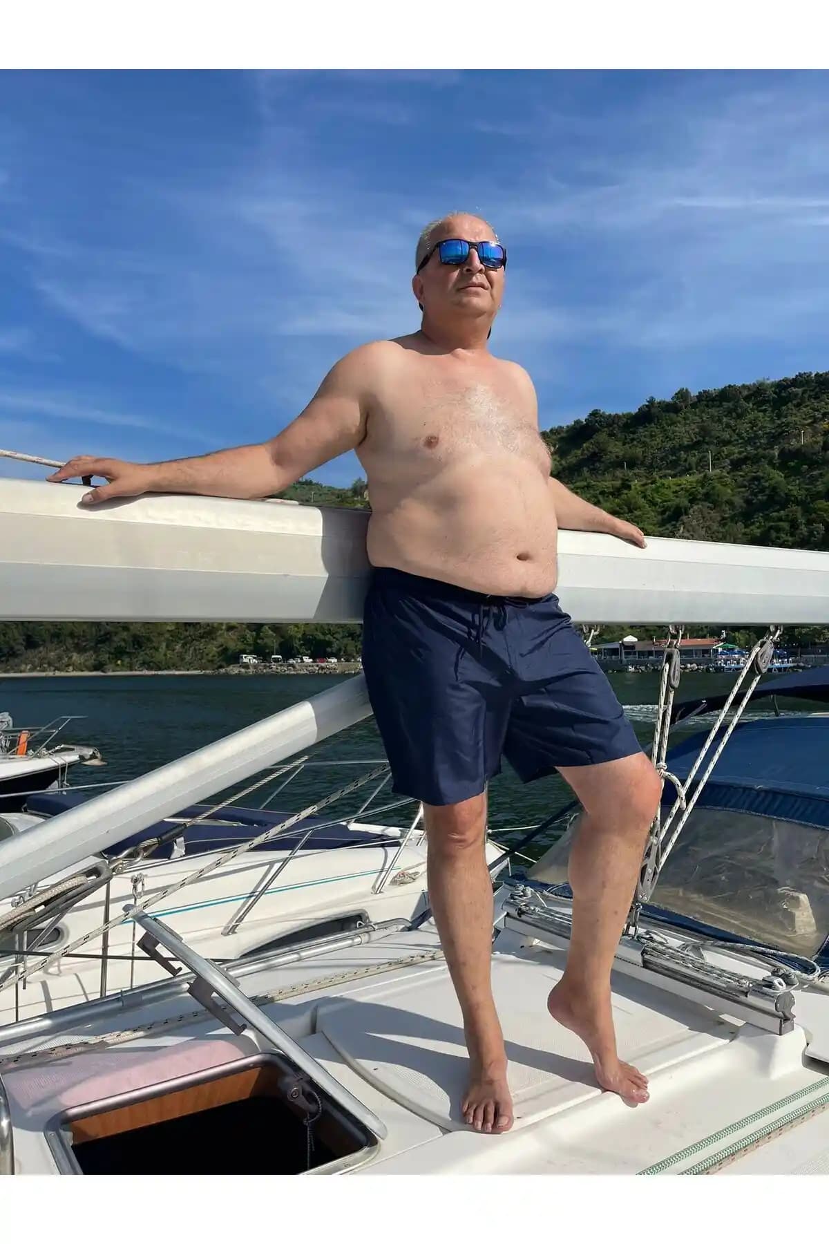 Miami Beach Erkek Büyük Beden Lacivert Mayo: Şık ve Fonksiyonel Plaj Giyim Seçeneği