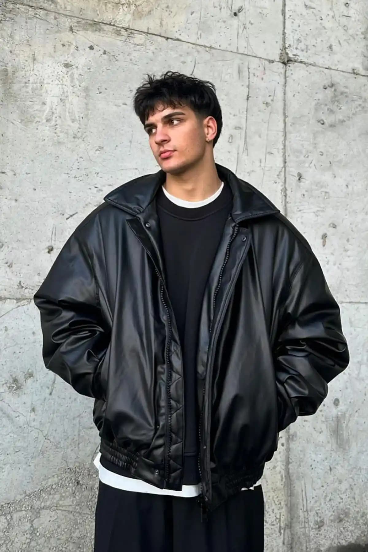 Moderk Oversize Vintage Siyah Erkek Deri Ceket: Modern ve Çok Yönlü Tasarım