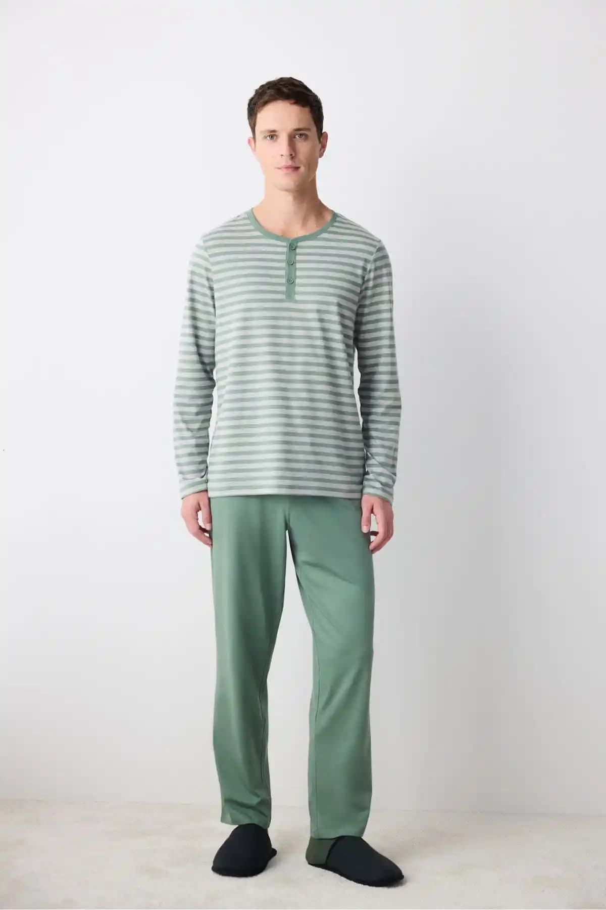 Penti Green Stripe Yeşil Pantolon Pijama Takımı: Şık ve Rahat Ev Giyim Alternatifi