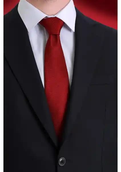 Hatemoğlu ve D'S Damat Kravatları Karşılaştırması: Stil ve Kalite Analizi