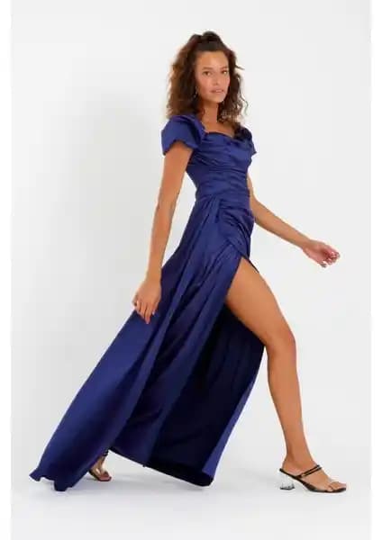 Lafaba Kadın Lacivert Kayık Yaka Kuyruklu Uzun Saten Abiye ve Mezuniyet Elbisesi