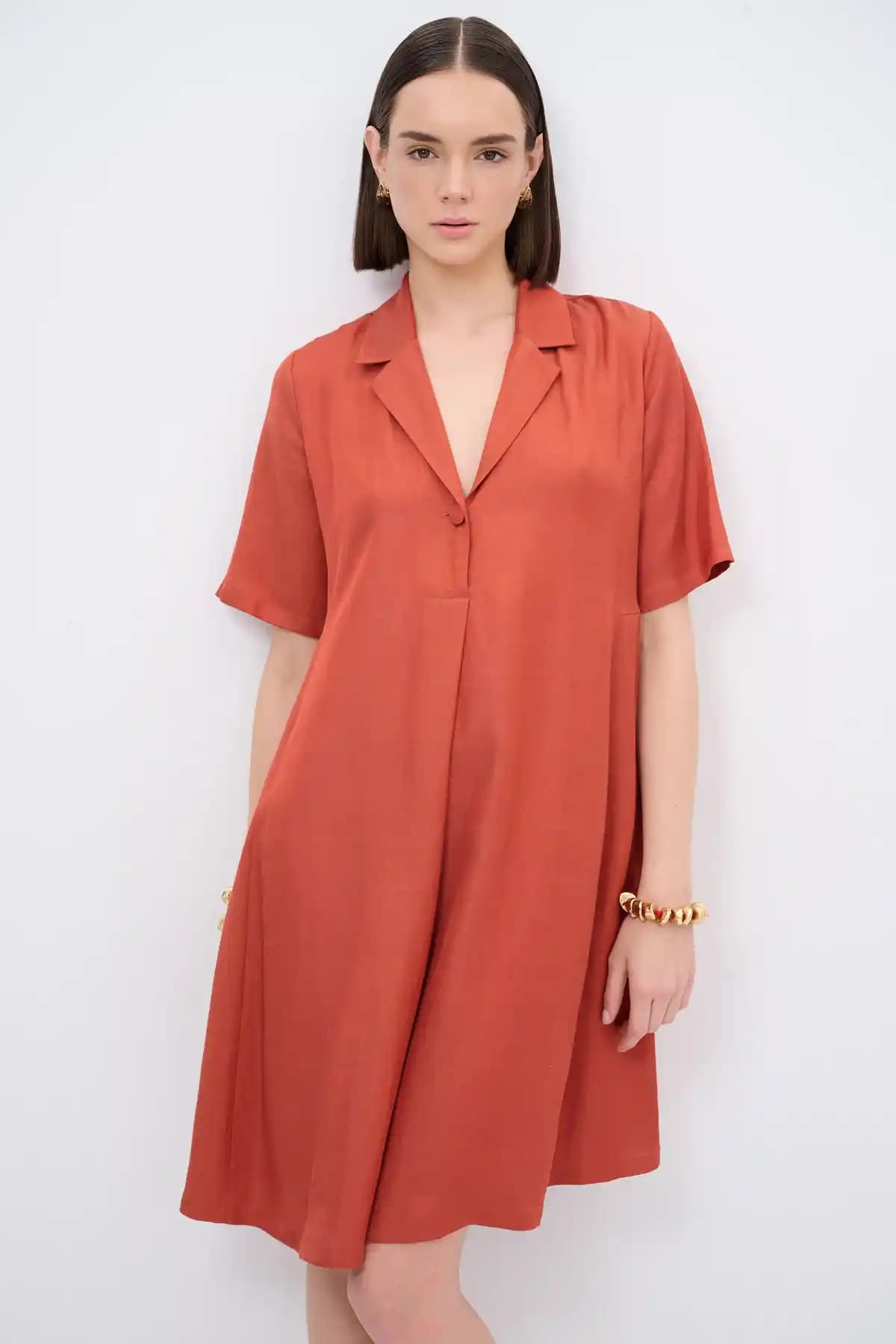 Love My Body Keten Elbise: Rahat ve Şık Günlük Kullanım İçin Doğal Kumaşlı Elbise