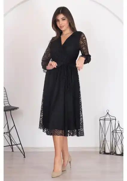 Neşeli Butik Kadın Siyah Kuşaklı Kruvaze Yaka Astarlı Dantel Elbise Özellikleri ve Kombinasyon İpuçları