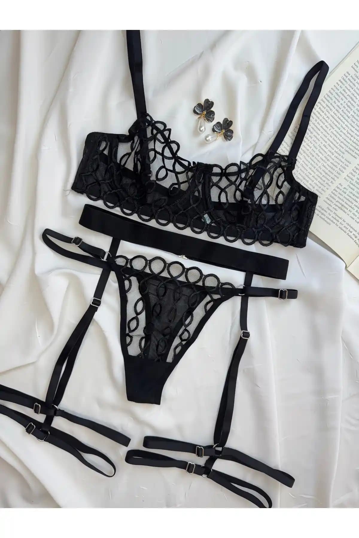 Rozenin Lingerie 3’lü Dantelli Bralet Takımı Modern ve Şık Tasarım