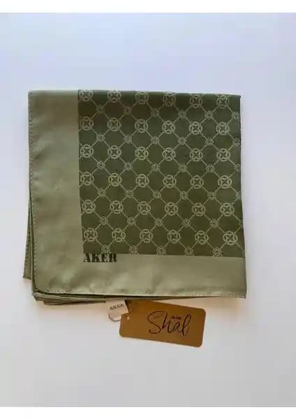 Aker Yeşil Elegance Monogram Eşarp: Şıklık ve Konforu Bir Arada Sunan Çok Yönlü Aksesuar