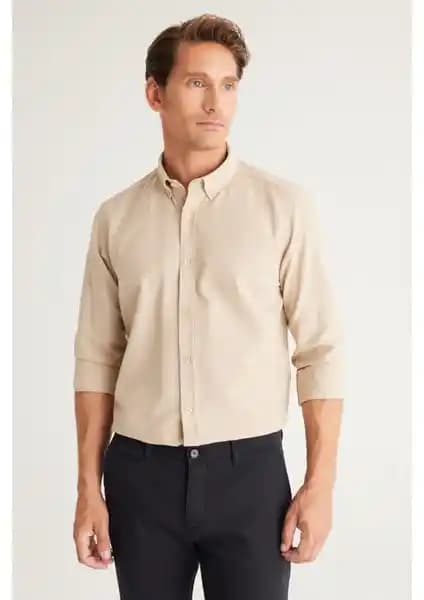 Altınyılz Classics Erkek Bej Düğmeli Yaka Oxford Gömlek Şıklık ve Fonksiyonellik Bir Arada