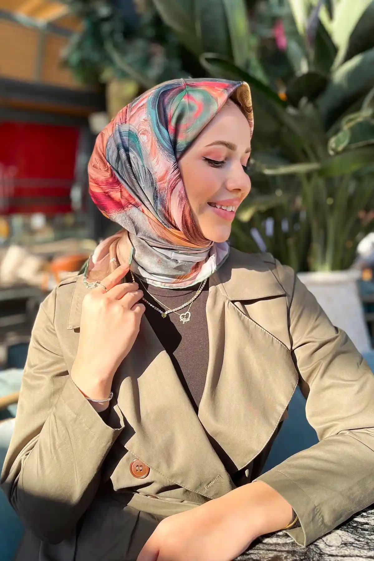 Armine Sport Eşarp Tivil: Modern Tasarım ve Yüksek Kaliteyle Günlük Şıklık