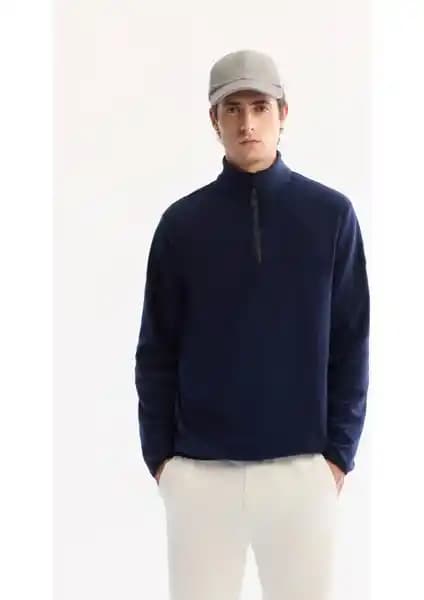 AVVA Erkek Lacivert Dik Yaka Fermuarlı Polar Sweatshirt: Şık ve Konforlu Kış Giyim Seçeneği