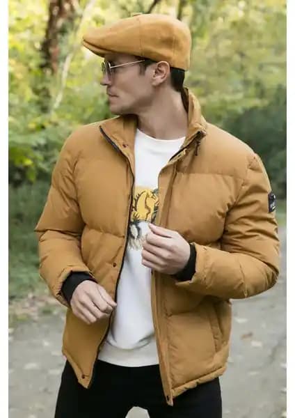 Buratti Erkek Montu: Şıklık ve Fonksiyonelliği Bir Arada Sunan Kış Koleksiyonu