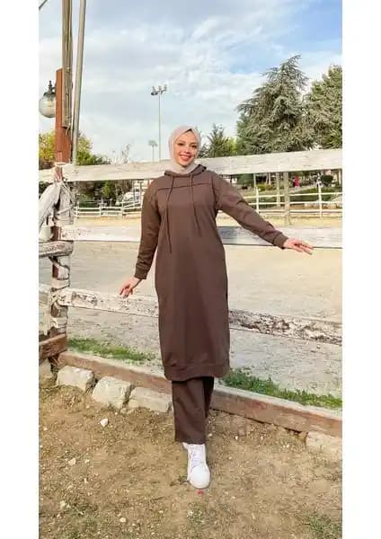 Bwest kadın spor takımı ve uzun tunik tasarımı: şıklık ve rahatlık sunan modern seçenekler