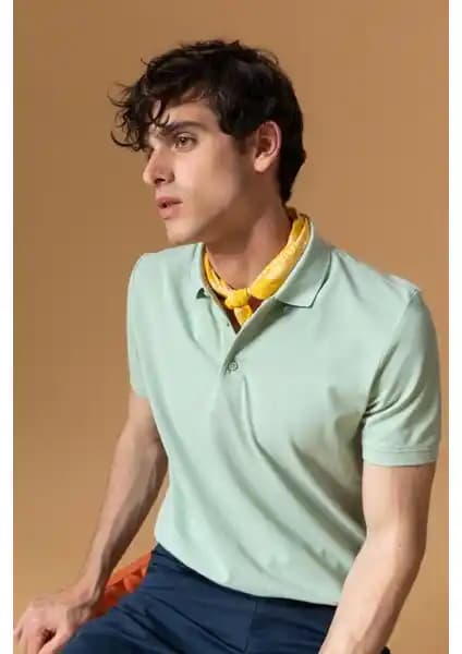 DeFacto %100 Pamuk Regular Fit Polo Tişört Erkekler İçin Şık ve Rahat Giyim Seçeneği