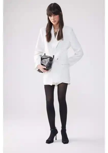 DeFacto 40 Den Kadın Külotlu Çorap Şıklık ve Konfor Sunan Modern Tasarım