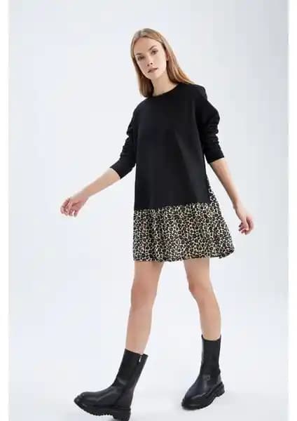 DeFacto Desenli Volanlı Etek Detaylı Sweat Elbise: Modern ve Rahat Kadın Giyim Seçeneği