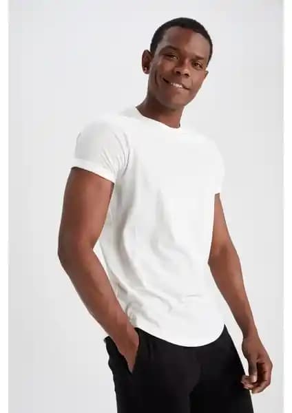 DeFacto Fit Long Muscle Fit Bisiklet Yaka Kısa Kollu Tişört Erkek Giyim Trendleri