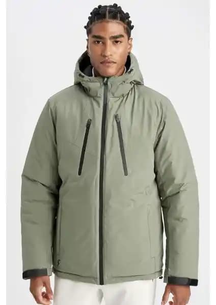 DeFacto Fit Su Itici Slim Fit Polar Kapüşonlu Kışlık Mont Modern ve Dayanıklı Tasarım