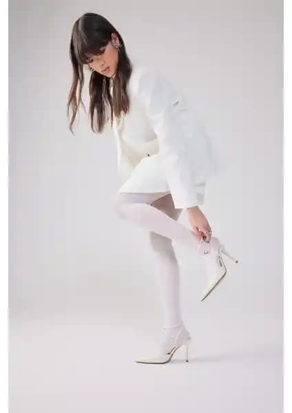 DeFacto Kadın Basic Düz 40 Denye Külotlu Çorap Şıklık ve Konfor Sunan Modern Tasarım