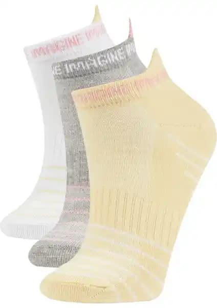 DeFacto Kadın Pamuklu 3'lü Kısa Çorap W8950AZNS: Konfor ve Şıklık Sunan Günlük Kullanım Ürünü