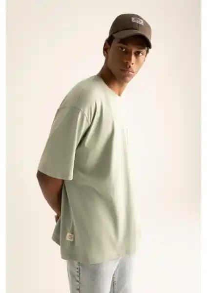 DeFacto Oversize Fit Bisiklet Yaka Kısa Kollu Tişört V2384AZ22SP - Günlük ve Yazlık Kullanım İçin Şık ve Rahat Tasarım