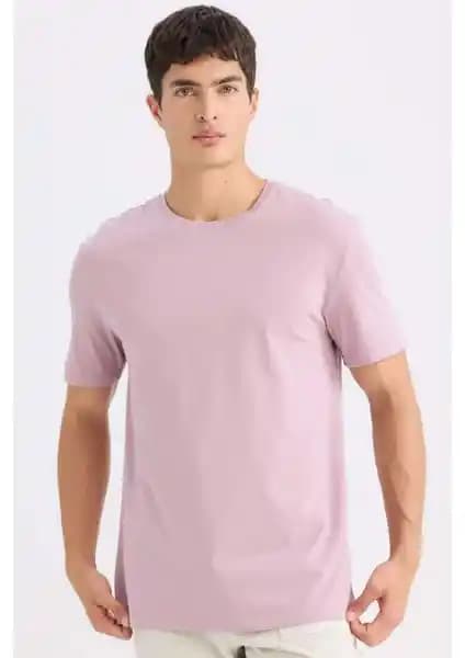 DeFacto Regular Fit Bisiklet Yaka Basic Tişört Erkek Giyiminde Rahatlık ve Şıklık Sunar