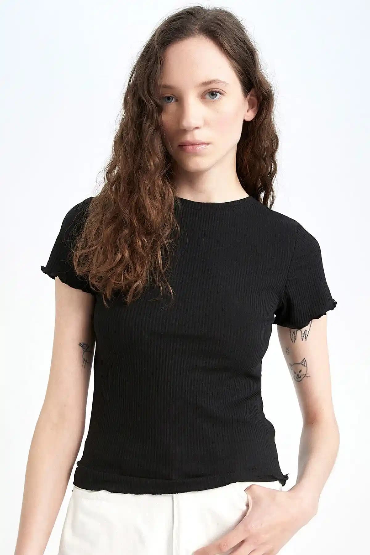 DeFacto Slim Fit Bisiklet Yaka Kaşkorse Tişörtü Günlük ve Spor Kullanım İçin Uygun