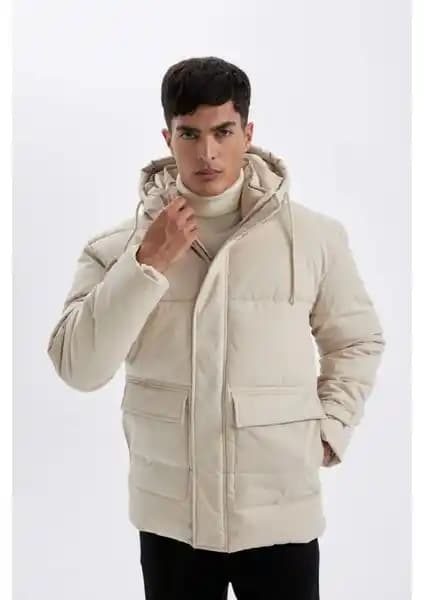 DeFacto Slim Fit Dar Kesim Astarlı Kapüşonlu Fermuarlı Kışlık Şişme Mont İncelemesi