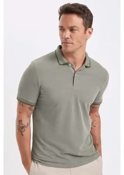 DeFacto Slim Fit Dar Kesim Polo Yaka Kısa Kollu Pamuklu Tişört Erkek Giyiminde Modern ve Şık Tasarım