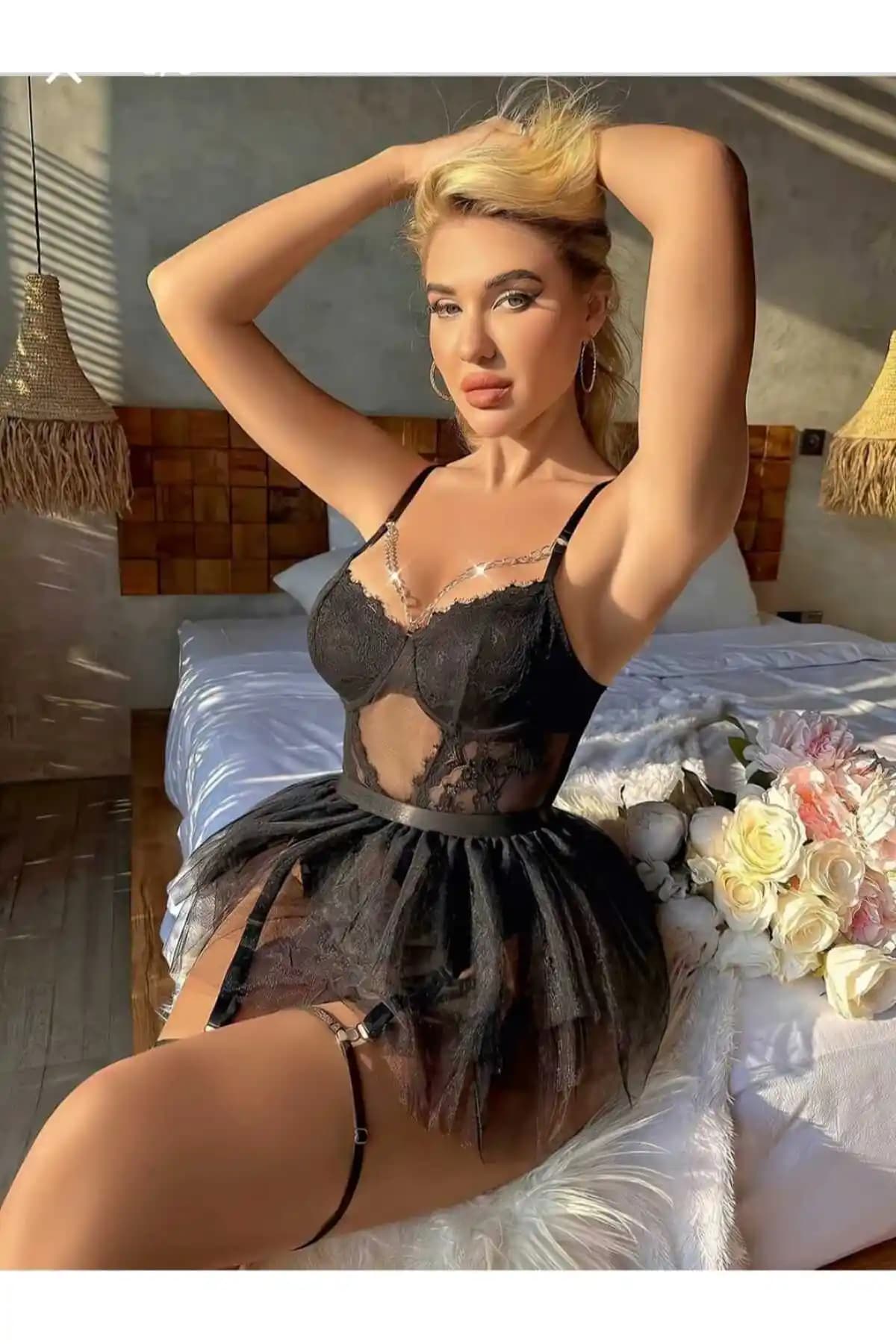 EFİL EFİL Kadın Siyah Gecelik Takımı: Şıklık ve Konforu Bir Arada Sunan Modern Tasarım