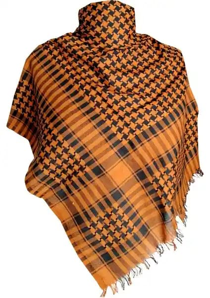 Geleneksel Motiflerle Modern Tasarıma Sahip Poşu ve Puşi Şal Koleksiyonu