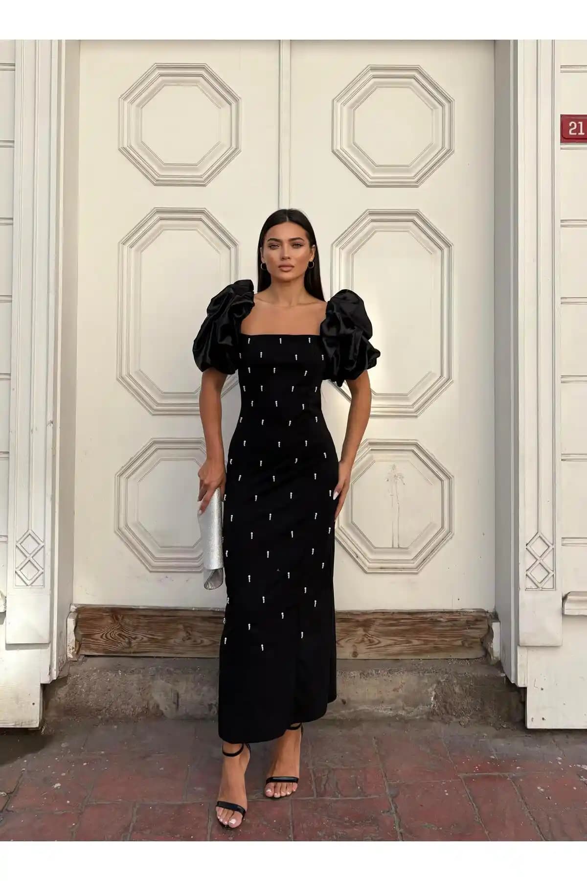 Genel Markalar Kare Yaka Maxi Boy Taş Detaylı Siyah Elbise 583299 - Şık ve Rahat Günlük Kullanım İçin