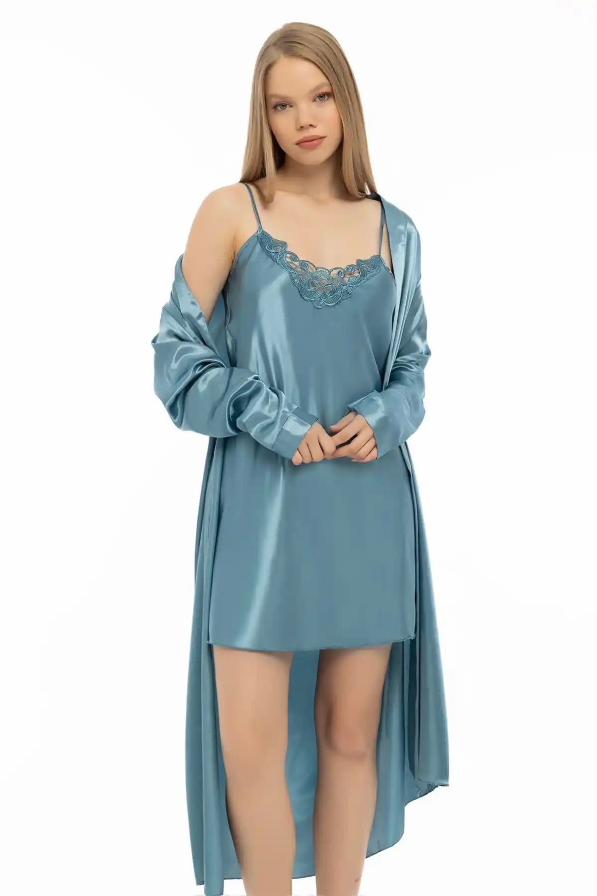 GIONA Saten Güpürlü İkili Gecelik ve Sabahlık Takımı Şıklık ve Konfor Sunar