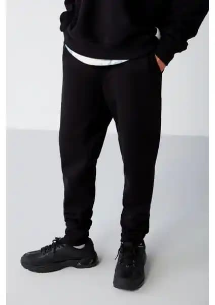 Grimelange IVANO Erkek Siyah Eşofman Altı: Rahat ve Şık Spor Giyim Seçeneği