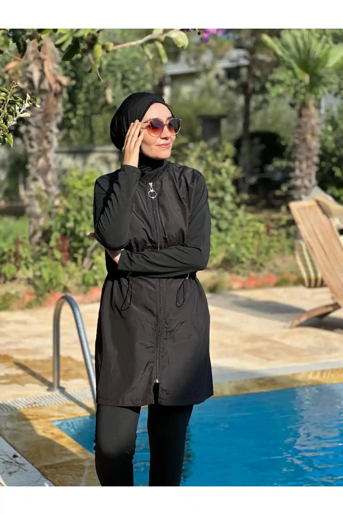 HOTEPS Tam Kapalı Tesettür Mayo: Şıklık ve Konforu Bir Arada Sunan Modern Tasarım