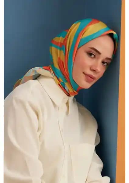 İpekhan Twist Yağ Yeşili Pamuk Viskon Eşarp: Şıklık ve Konfor Sunan Modern Tasarım