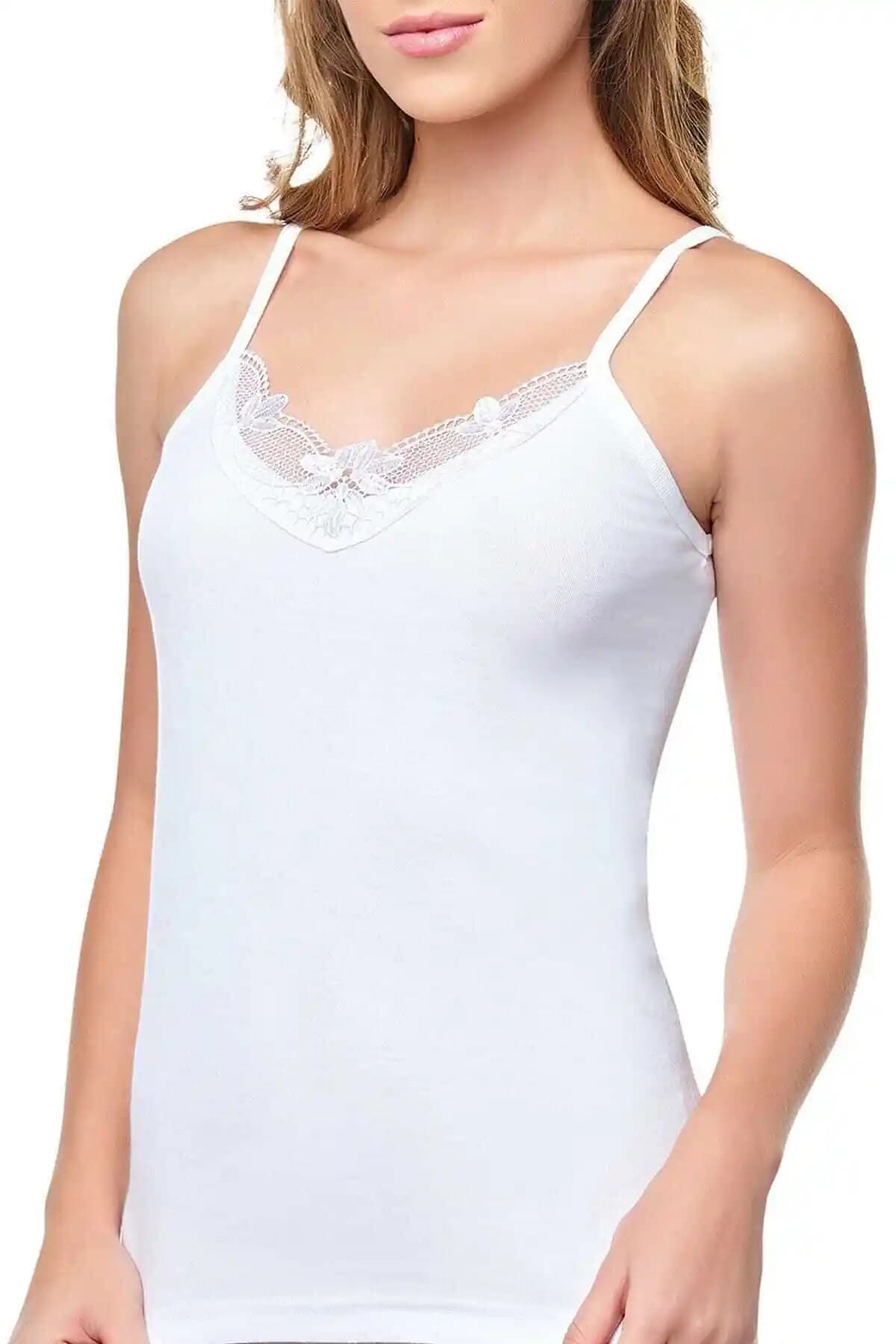 Kadın Beyaz Ribana İp Askılı Güpürlü Atlet: Şıklık ve Konforun Buluşması