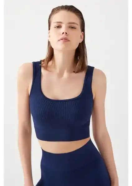 Kadın Lacivert Askılı Fitilli Kare Yaka Crop Top Modern ve Şık Tasarım