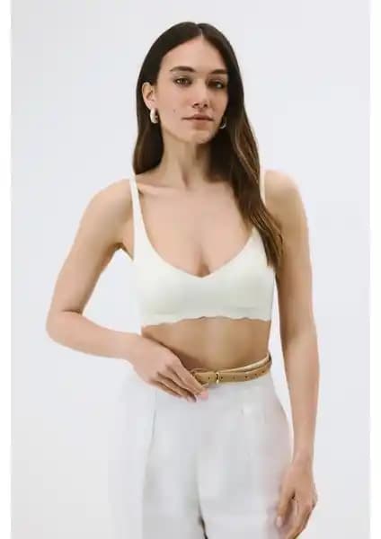 Kadınlar İçin Konfor ve Şıklık Sunan Balensiz Dikişsiz Lazer Pedli Sütyen C26150