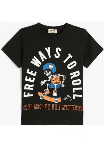 Koton Erkek Çocuklar İçin Kurukafa Baskılı Kısa Kollu Tişört Modern ve Rahat Tasarım