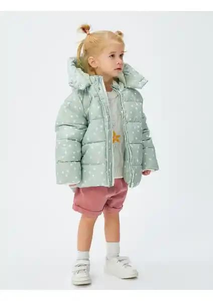 Koton Kapşonlu Şişme Mont Kız Çocukları İçin Şık ve Sıcak Tutan Kış Kıyafeti