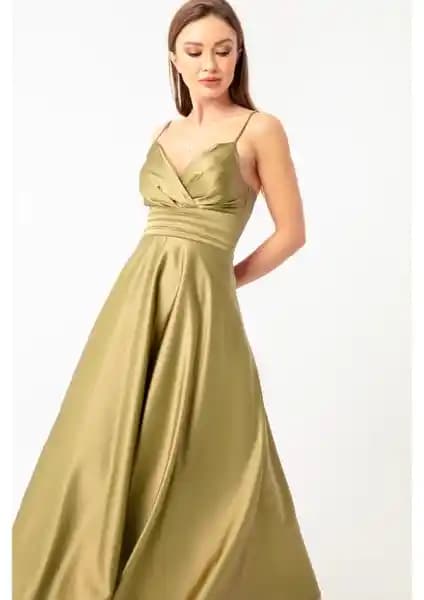 Lafaba Yeşil Saten Midi Abiye Kadın Elbisesi Şıklık ve Zarafeti Bir Arada Sunar