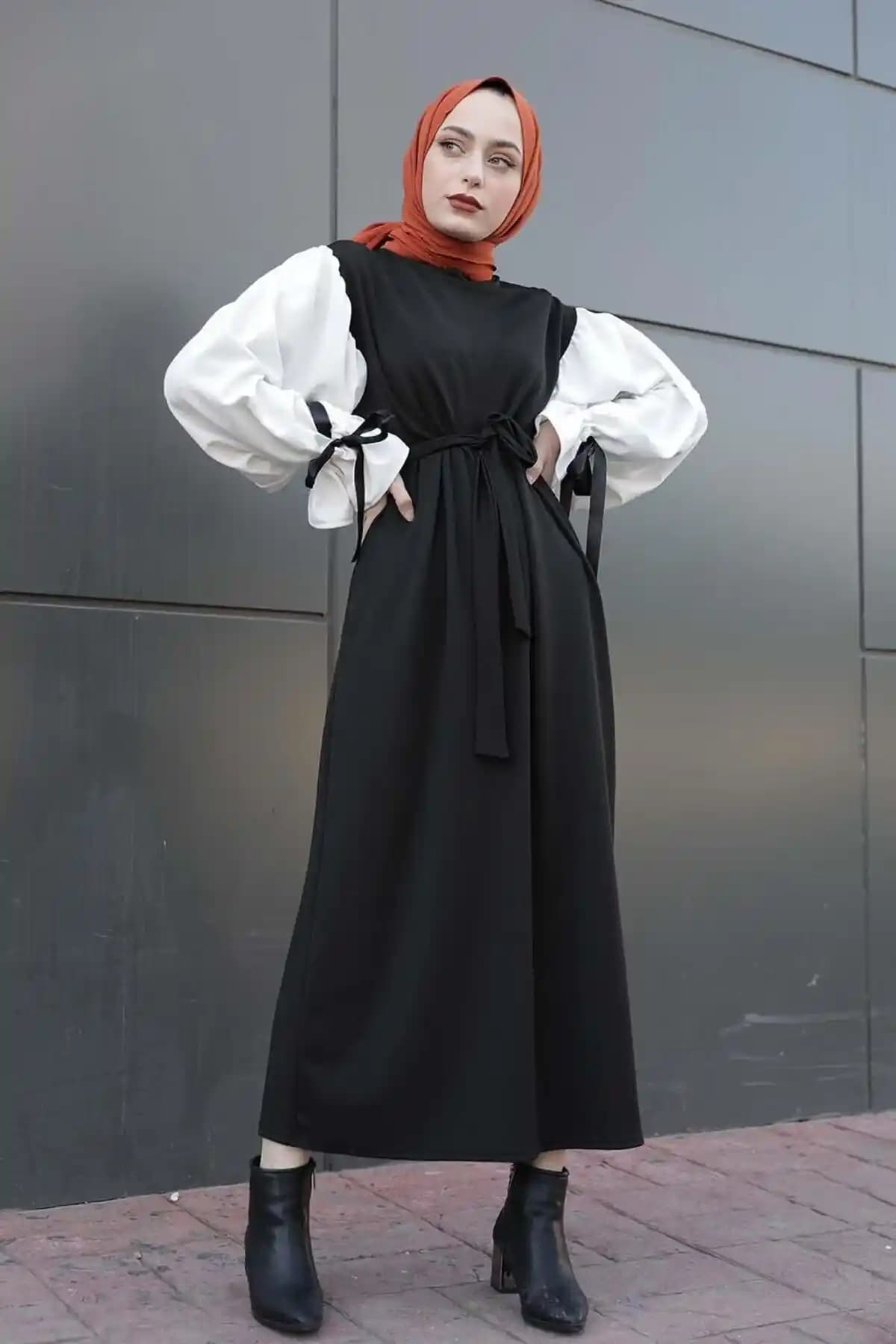 Lamelif Siyah Balon Kol Kemerli Elbise: Modern ve Şık Tasarım ile Günlük Kullanım