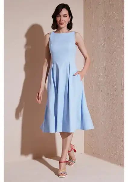 Lela Midi Elbise: Şık ve Rahat Tasarımıyla Günlük ve Özel Günler İçin Uygun