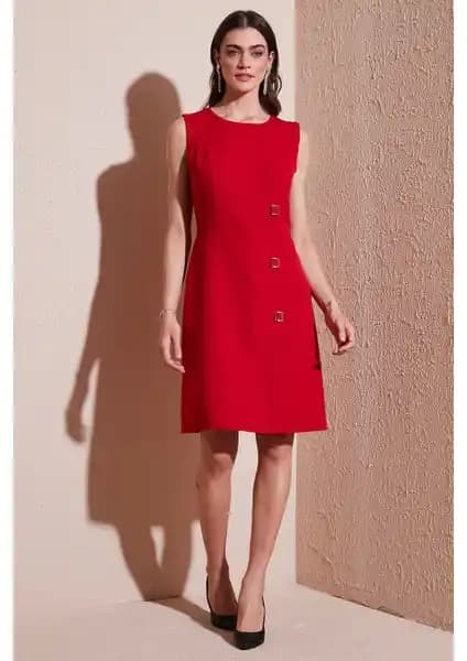 Lela Standart Fit Kemerli Bisiklet Yaka Mini Abiye Elbise: Modern ve Şık Kadın Giyim Seçeneği