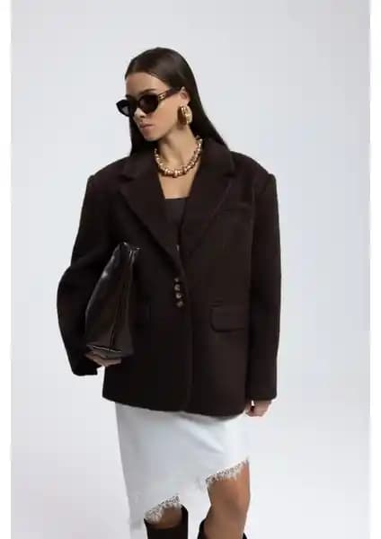 Mai Proenza Koyu Kahve Blazer Ceket: Şıklık ve Konforu Bir Arada Sunan Kadın Giyim Parçası