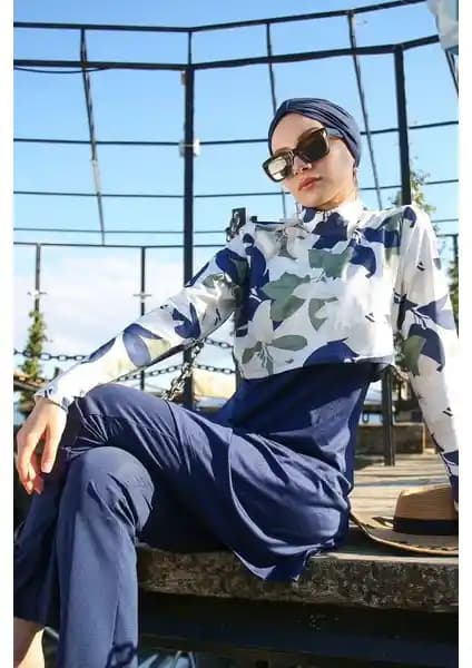 Marina Tam Kapalı Mayo 1972 Lacivert Şıklık ve Konfor Sunan Yaz Plaj Kıyafeti