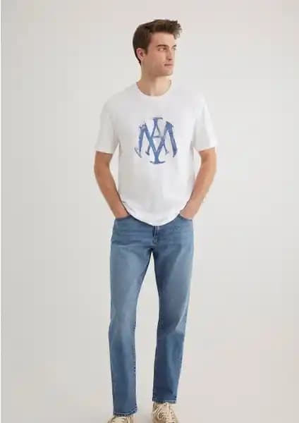 Mavi Erkek Beyaz Logo Baskılı Tişört Günlük ve Spor Kullanımına Uygun Tasarım