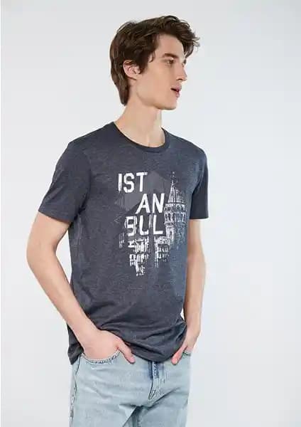 Mavi Erkek İstanbul Baskılı Gri Tişört Şıklık ve Konforu Bir Arada Sunar
