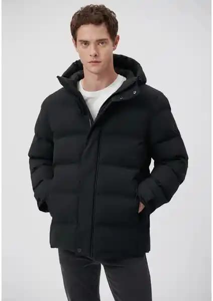 Mavi Erkek Protech Siyah Şişme Montu: Dayanıklı ve Şık Kış Giyim Seçeneği