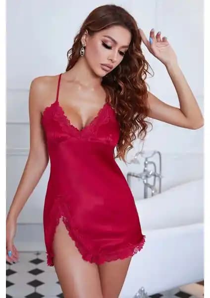 Merry See Şık Dantelli Yırtmaçlı Saten Gecelik: Zarif ve Rahat Tasarım Özellikleri